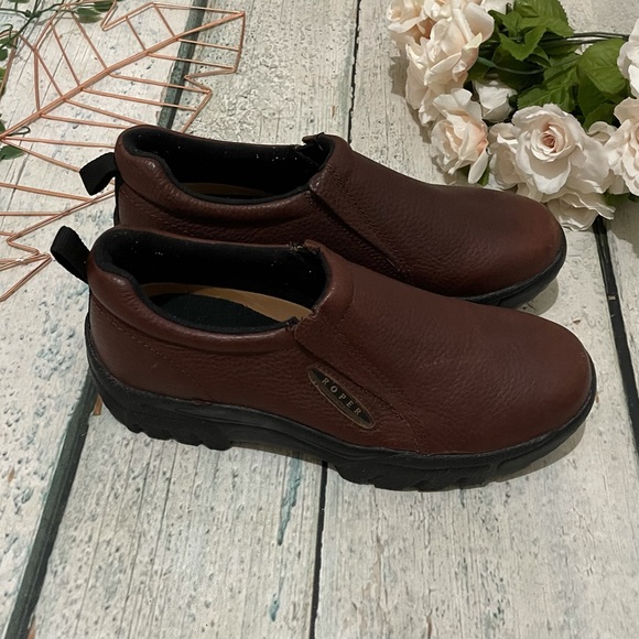 Men’s 10 Roper shoes tumbled leather slip on red